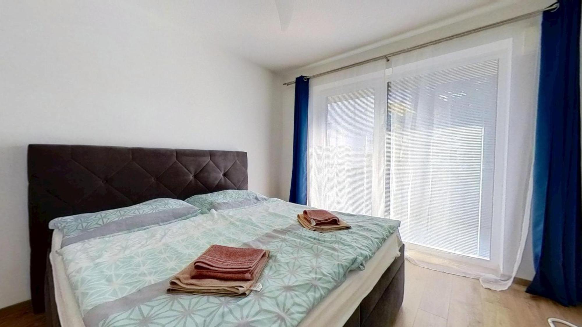 Air-Conditioned 2 Room Apartment, With Terrace, Rovinka 203 Exterior foto