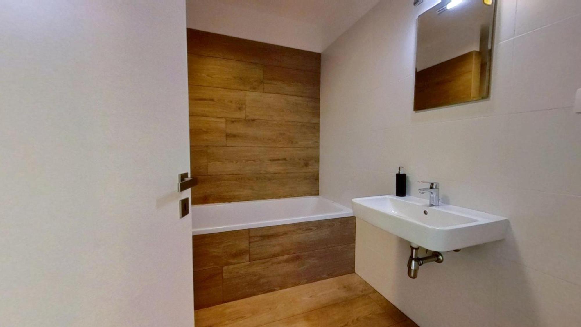Air-Conditioned 2 Room Apartment, With Terrace, Rovinka 203 Exterior foto